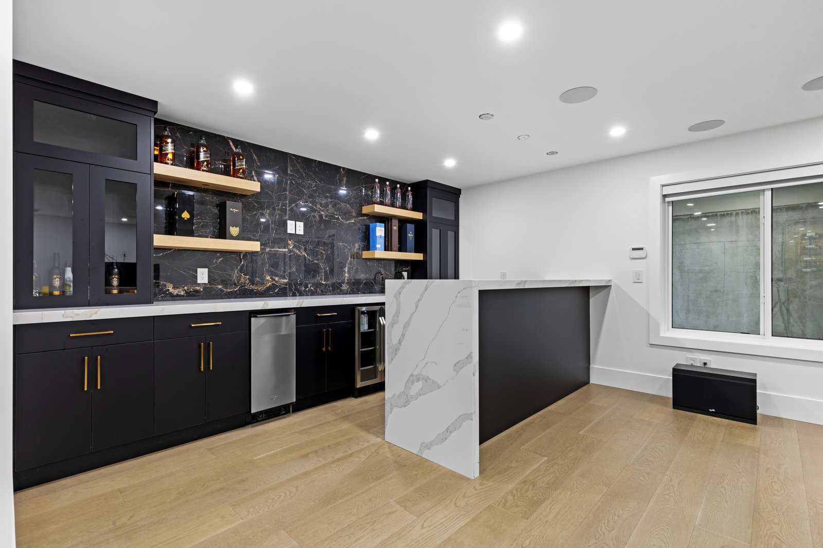 Canyon Ridge - Hallway